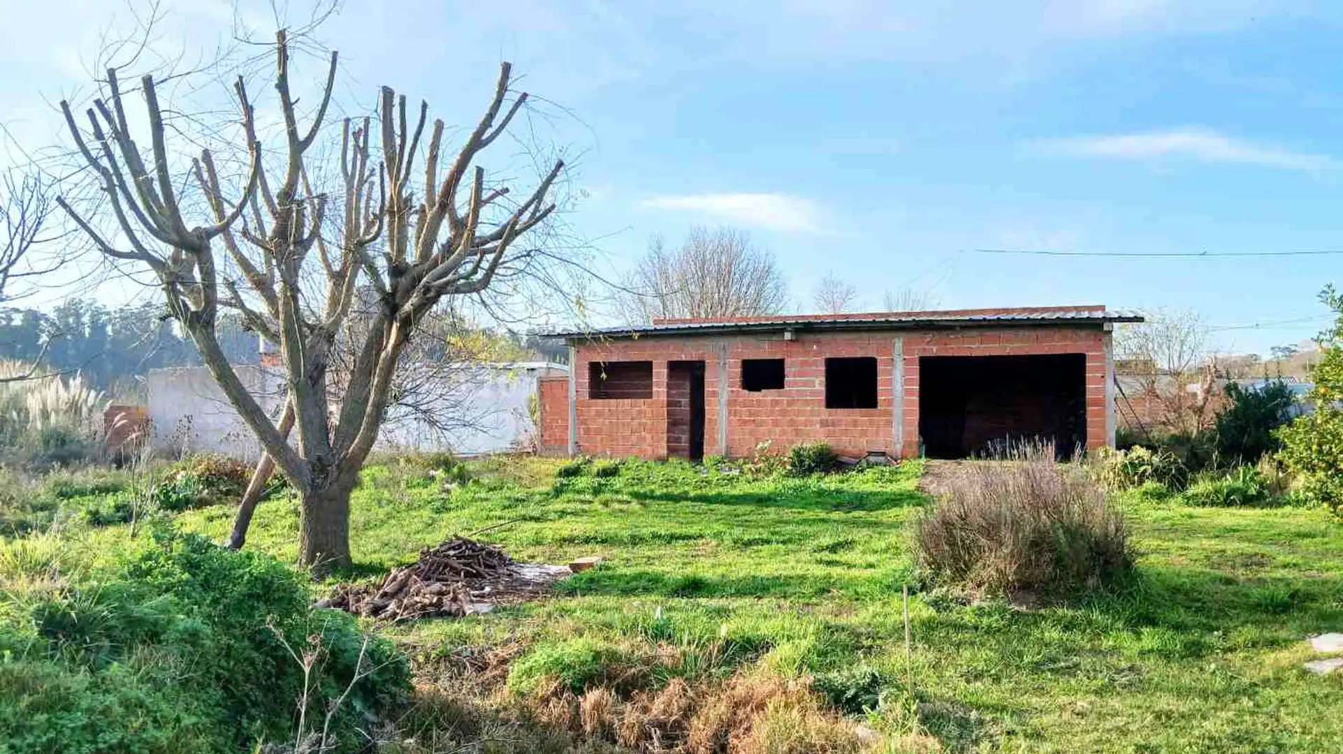 VENTA CASA A TERMINAR LOTE 375 M2 P. INDEPENDENCIA