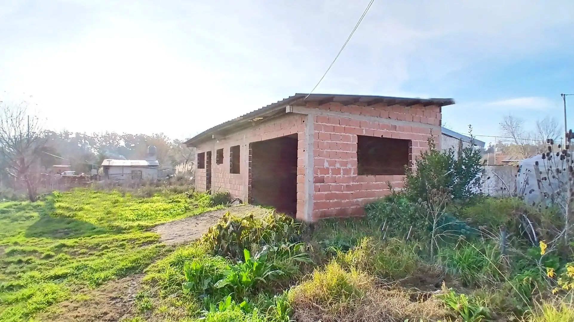 VENTA CASA A TERMINAR LOTE 375 M2 P. INDEPENDENCIA