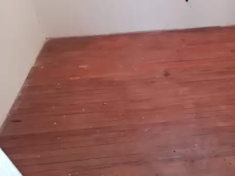 Casa en Alquiler con 4 cocheras