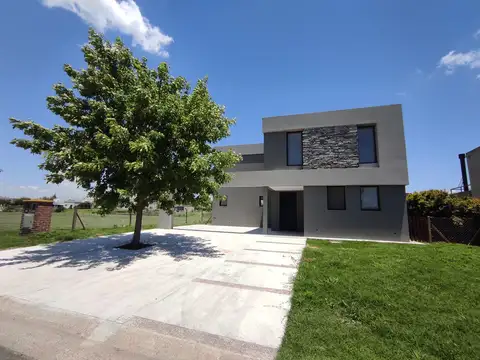 Casa en Venta en San Matias, USD 445.000