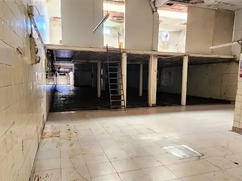 Galpon en Alquiler 49  mts Fondo