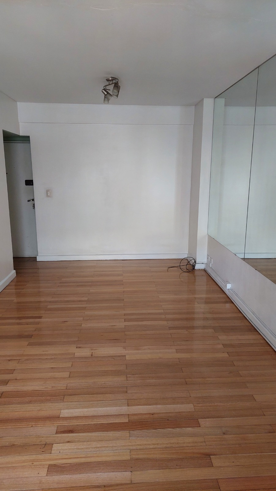 Lafinur 3100, Piso 1
