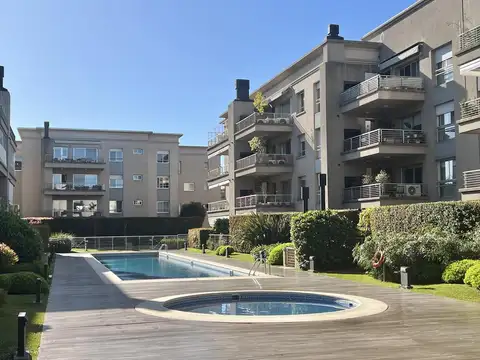 Impecable departamento de 2 ambientes en alquiler con terraza y parrilla, en Jardines de San Isidro.