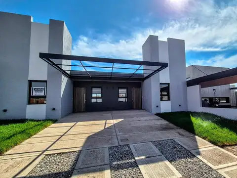 Casa 3 ambientes con 2 baños