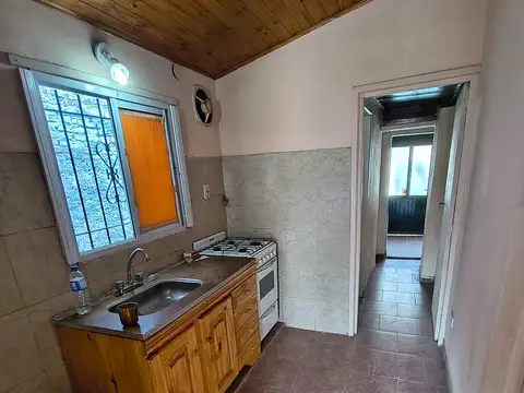 Casa 3 ambientes con 1 baño