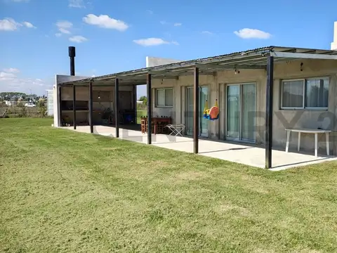 Loft en venta . Lote 1700 m2- Arana- La Plata