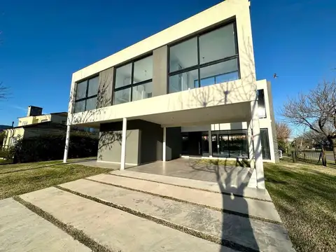 Casa en Alquiler 6 amb en Haras Santa Maria