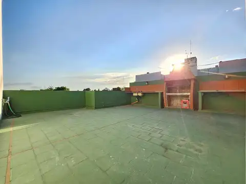 Departamento 2 ambientes con muebles y terraza propia