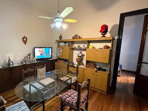 Depto Tipo Casa en Venta 80 años