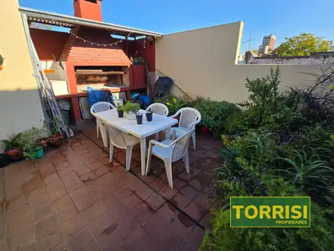 VENTA PH 4 AMB C/TERRAZA 115m2 TRES ARROYOS 200 - V. CRESPO