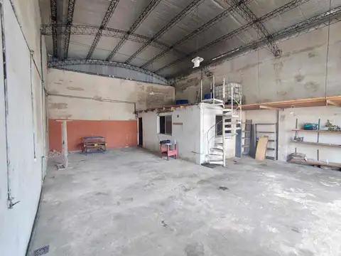 Venta casa con Galpon garaje  loft en Casanova