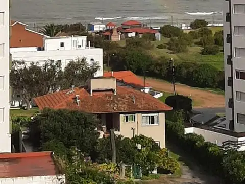 Paseo 111 e/ Avenida 1 y Avenida 3