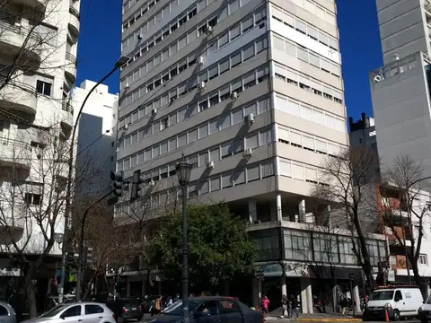 ¡Amplísimo departamento en piso 12 al frente con 2 habitacio