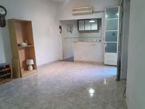 Depto Tipo Casa 2 ambientes con 1 baño
