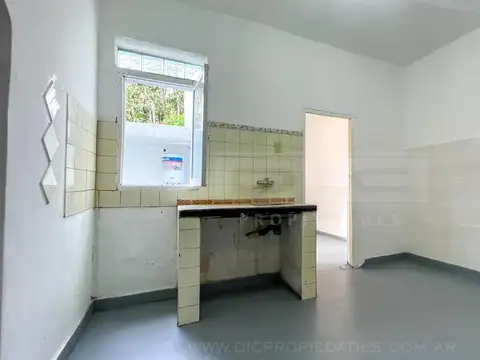 Casa 3 ambientes con 1 baño