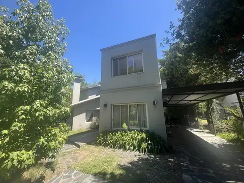 Casa 6 ambientes con 3 baños