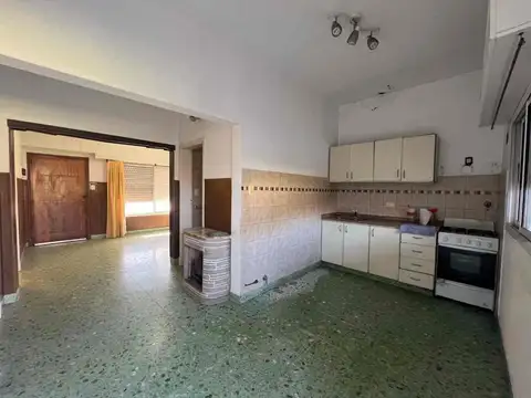 CASA 5 AMBIENTES PARA 2 FAMILIAS