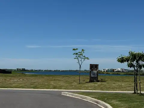 Lote en Venta - Puertos del Lago, Barrio Amarras