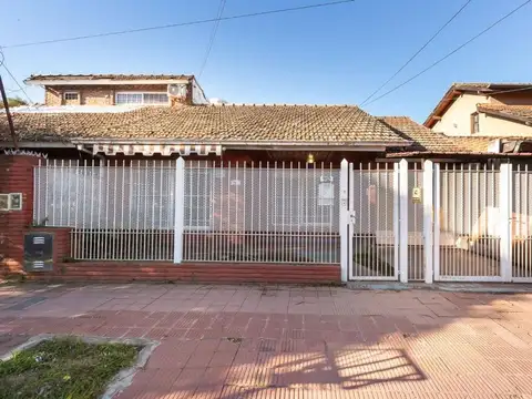 ALQUILER de PH DE 4AMB C/COCHERA EN MARTINEZ