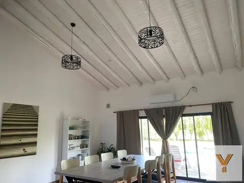 Casa 5 ambientes con 4 baños