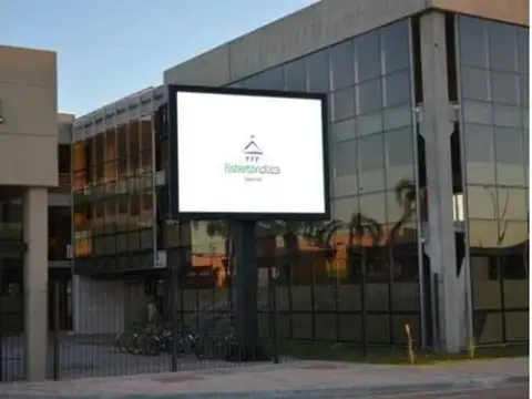 Fisherton plaza chic mall en planta baja
