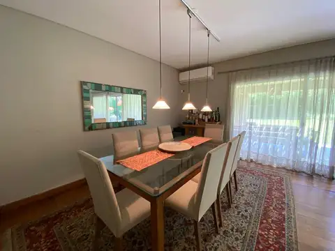 Casa en Venta en La Arboleda, USD 395.000