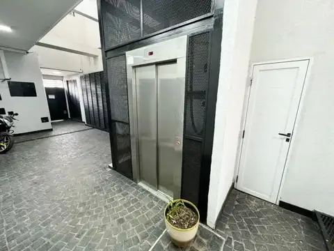 Venta Departamento Lanús Este 2 ambientes Frente