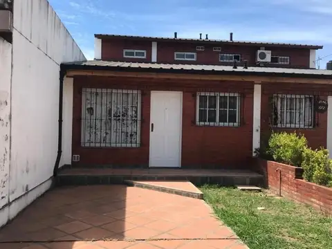 Depto Tipo Casa en Venta en Moron, USD 90.000