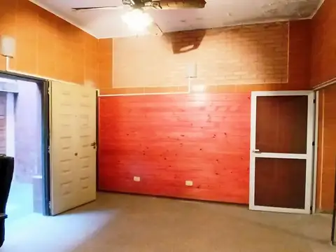 Casa 7 ambientes con 2 baños