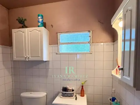 Casa 3 ambientes con 2 baños