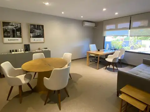 Oficina 9 ambientes con 5 baños