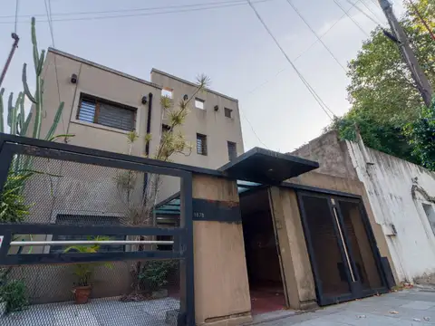 CASA 4 AMBIENTES - SAN MARTIN CENTRO - OPORTUNIDAD