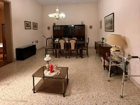 Depto Tipo Casa en Venta 60 años