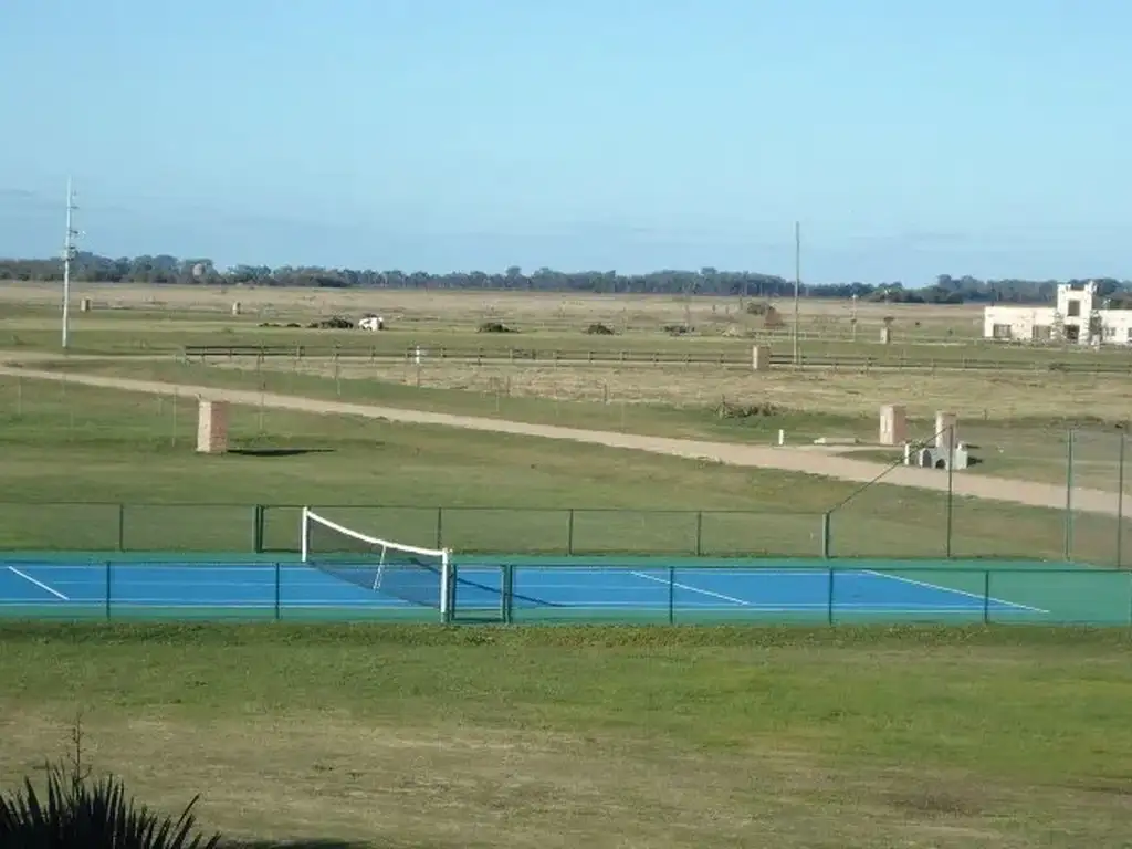Actividades deportivas tenis, polo, equitacion en Chacras La Trinidad