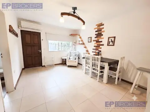 Depto Tipo Casa en Venta de 3 ambientes