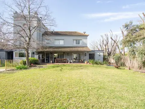 Casa 6 ambientes con 3 baños