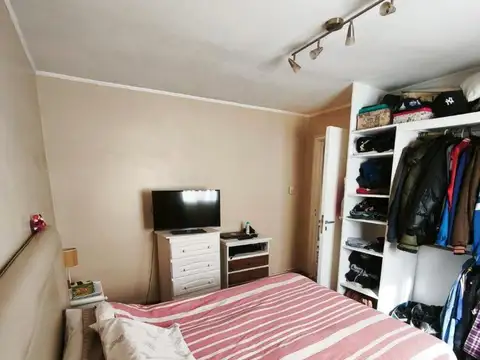 Se VENDE casa multifamiliar 2 ambientes y monoambiente