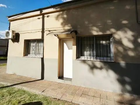 Se VENDE casa multifamiliar 2 ambientes y monoambiente