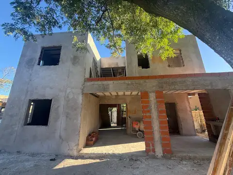 VENTA DE CASA EN SAN SEBASTIAN AREA 2 GOLF 5 AMB PISCINA TOMA PROPIEDAD LOTE  DUEÑO FINANCIA DIRECTO