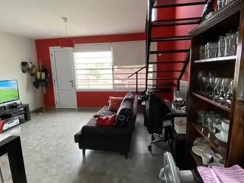 Depto Tipo Casa en Venta en Luis Guillon, USD 65.000