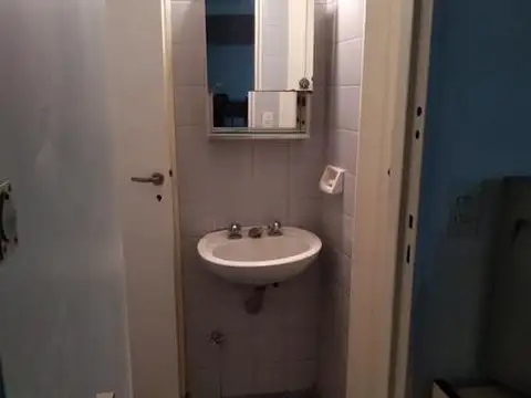 Venta Oficina Retiro con gran potencial para remodelar