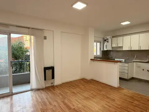 Departamento 2 ambientes en alquiler con cochera, Tigre centro