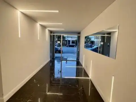 IMPERDIBLE 2 AMB. AL CONTRAFRENTE CON BALCÓN A ESTRENAR