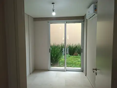 EXCELENTE 3 AMB. contrafrente EN PB JARDIN PROPIO A ESTRENAR
