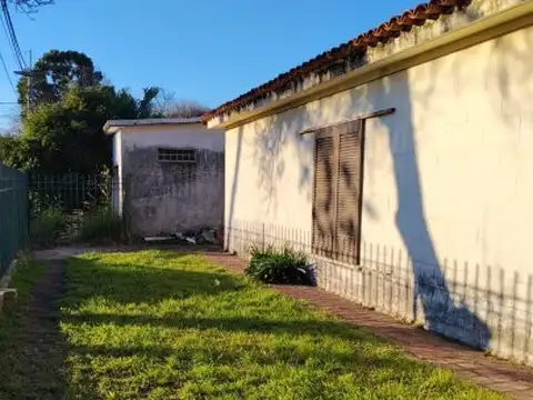 Casa 4 ambientes con 1 baño
