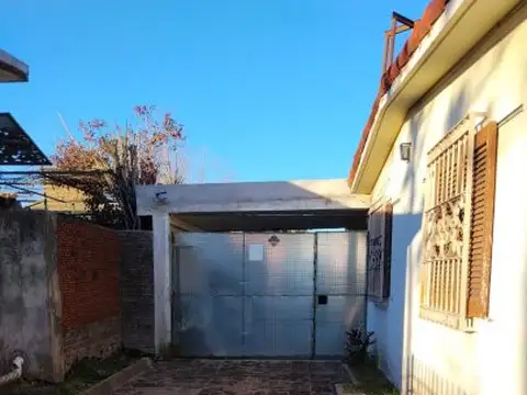 Casa en Alquiler con 1 cochera