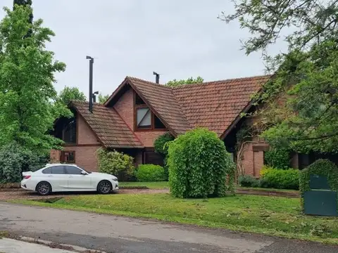 Casa en Alquiler Temporal con 5 cocheras