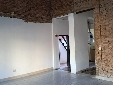 Depto Tipo Casa en Alquiler de 4 ambientes