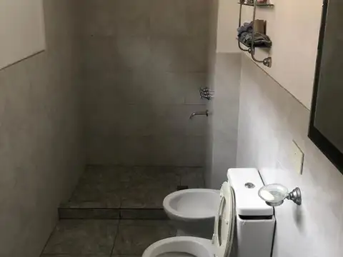 Galpon en Venta 69  mts Fondo