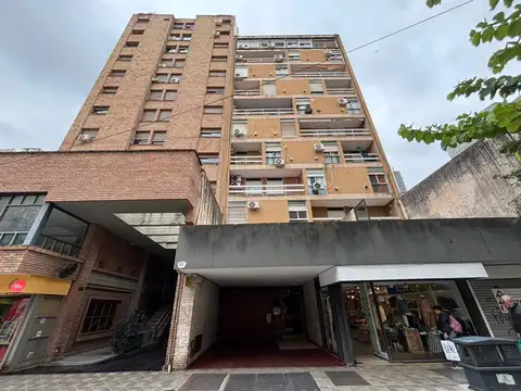 ALQUILER – Departamento 3 dormitorios con cochera y balcón en Centro de Córdoba